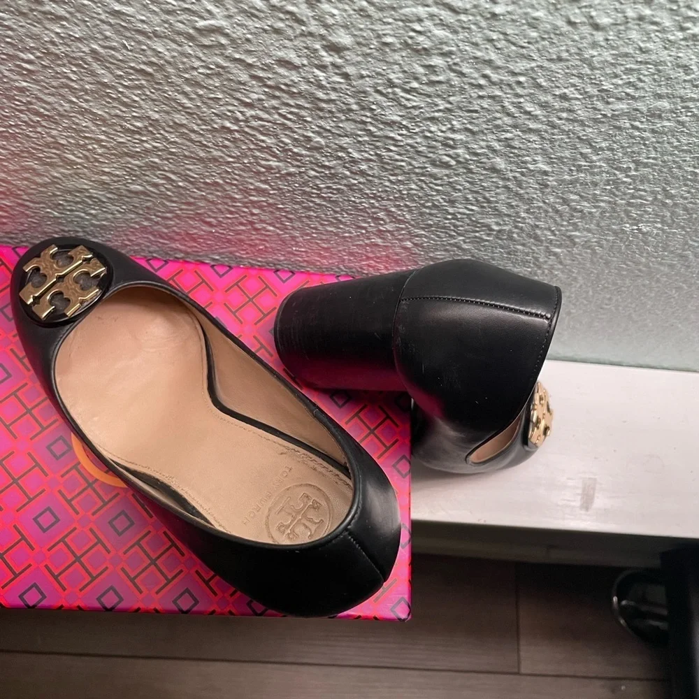 COPY - Authentic Tory Burch With Gold Logo